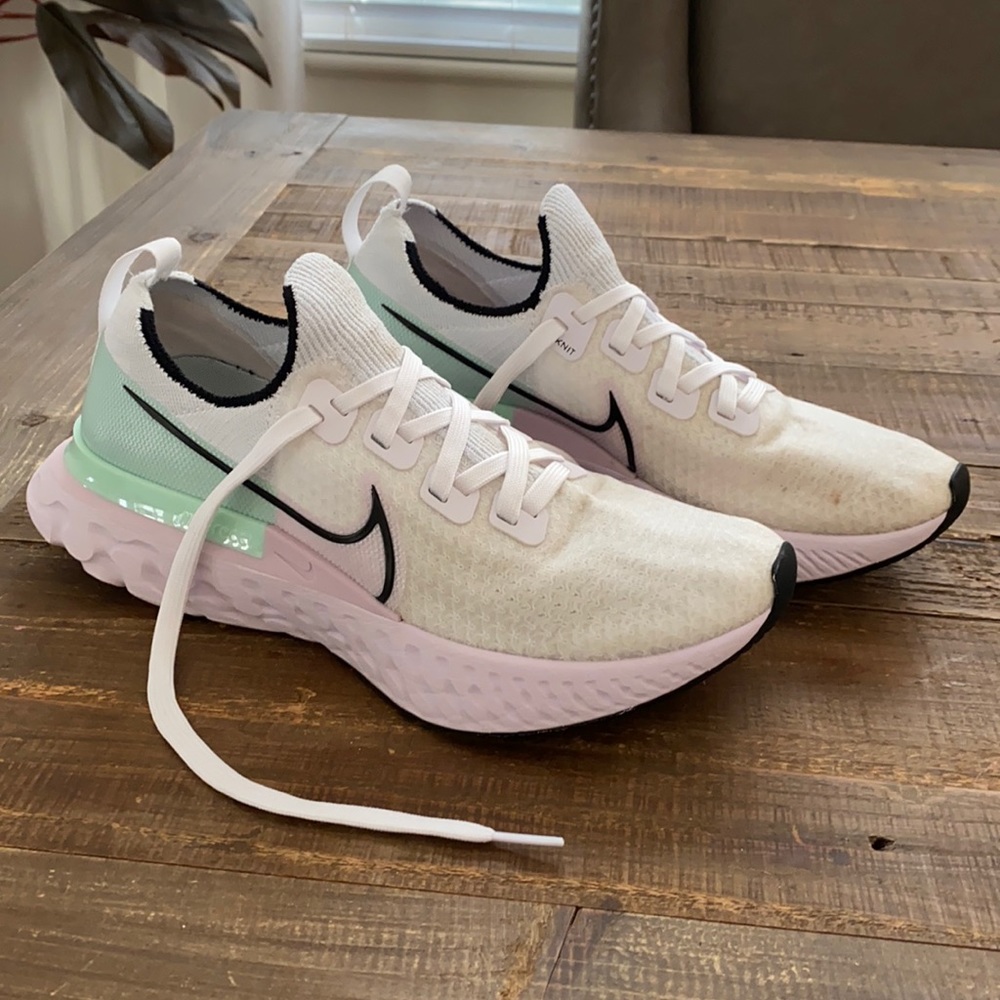 Nike FlyKnit React Inifinty Run Shoes